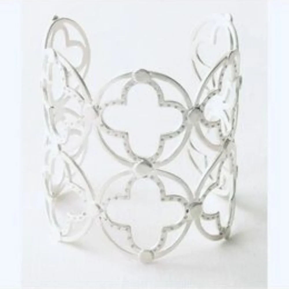 :: Stella & Dot | Retired RARE Bold Silver Clover Quatrefoil Power Cuff - Picture 1 of 5